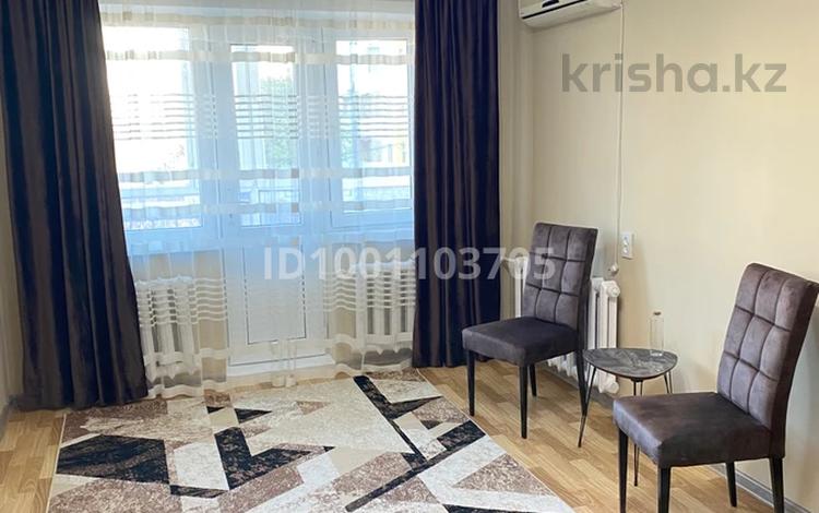 1-бөлмелі пәтер · 32 м² · 2/5 қабат, Ғарышкерлер 28, бағасы: 180 000 ₸ в Жезказгане — фото 2