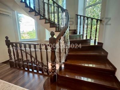 Отдельный дом · 8 комнат · 500 м², мкр Атырау, Олке за 1.3 млн 〒