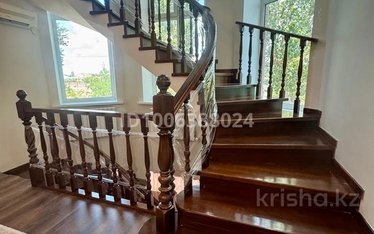 Отдельный дом · 8 комнат · 500 м², мкр Атырау, Олке за 1.3 млн 〒 — фото 2