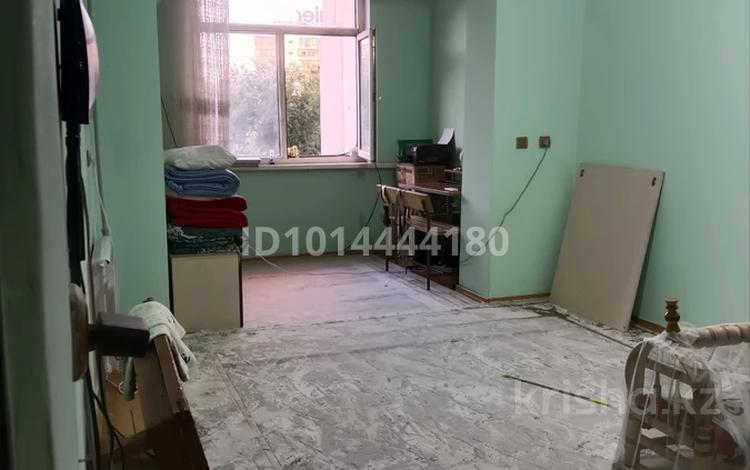 3-комнатная квартира · 65 м² · 4/5 этаж, Айбергенова 5 в 21 — 15 школа за 30 млн ₸ в Шымкенте, Аль-Фарабийский р-н — фото 2