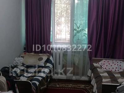 3-бөлмелі пәтер · 60 м² · 1/5 қабат, Толе би 11а, бағасы: 8 млн ₸ в Таразе