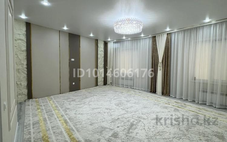 3-комнатная квартира · 108 м² · 4/5 этаж, 31Б мкр 8 — Рядом есть: парковка, супермаркет Dilda, Fix Price, Kaisar Techno, мойка, газ заправка, садик, школа за 40 млн ₸ в Актау — фото 2