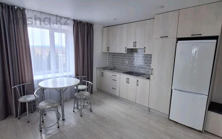 2-комнатная квартира, 45 м², 4/4 этаж помесячно, Достык 8