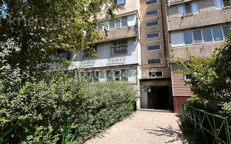 2-бөлмелі пәтер · 56 м² · 2/5 қабат, 16-шағынаудан 16 — Садик,школа,остановка,коктем базар, бағасы: 19.5 млн ₸ в Шымкенте, Аль-Фарабийский р-н — фото 2
