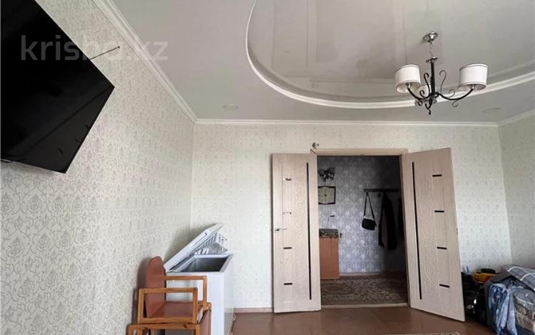 3-бөлмелі пәтер, 65 м², 9/9 қабат, Майкудук, 19й микрорайон, бағасы: 18 млн 〒 в Караганде, Алихана Бокейханова р-н — фото 2