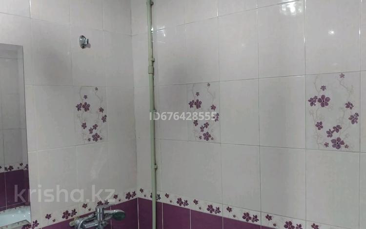 2-бөлмелі пәтер · 43 м² · 2/3 қабат, Махамбета 103 — Гурьевская, бағасы: 8 000 ₸ в Атырау — фото 4