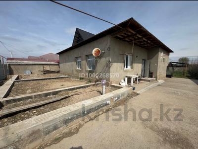 Продажа домов и дачи в Шымкенте: Отдельный дом · 5 комнат · 140 м² · 10 сот., мкр Акжайык, Сырым батыр 114а — Клиника Сымбатнұр за 42 млн 〒 Отдельный дом · 5 комнат · 140 м² · 10 сот., мкр Акжайык, Сырым батыр 114а — Клиника Сымбатнұр за 42 млн 〒 в Шымкенте, Абайский р-н