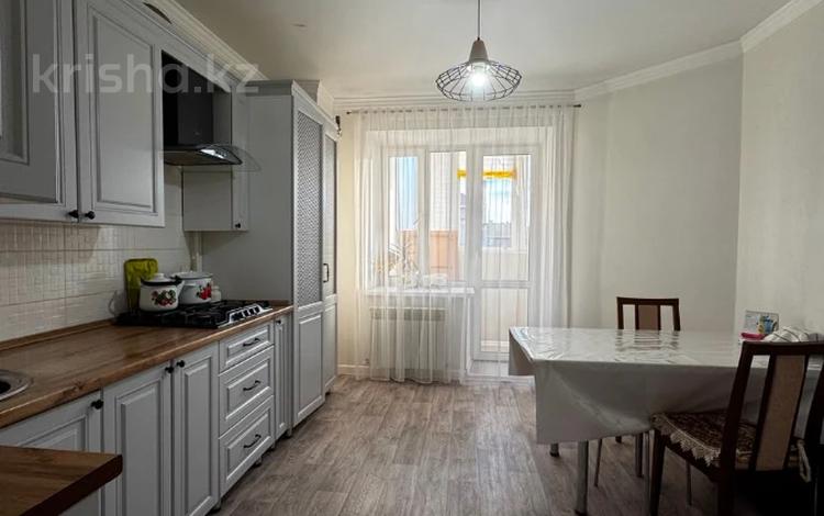 2-комнатная квартира · 65.4 м² · 5/5 этаж, мкр. Алтын орда, Молдагуловой за 26.5 млн ₸ в Актобе — фото 5