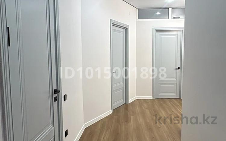 2-комнатная квартира · 47.5 м² · 8/12 этаж, мкр Акбулак, Момышулы 91 за 280 000 ₸ в Алматы, Алатауский р-н — фото 2