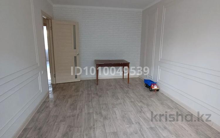 3-комнатная квартира · 61 м² · 2/5 этаж, мкр 5, мкр 5 Тургенева — Тургенева-Скулкина за 16.7 млн ₸ в Актобе — фото 2