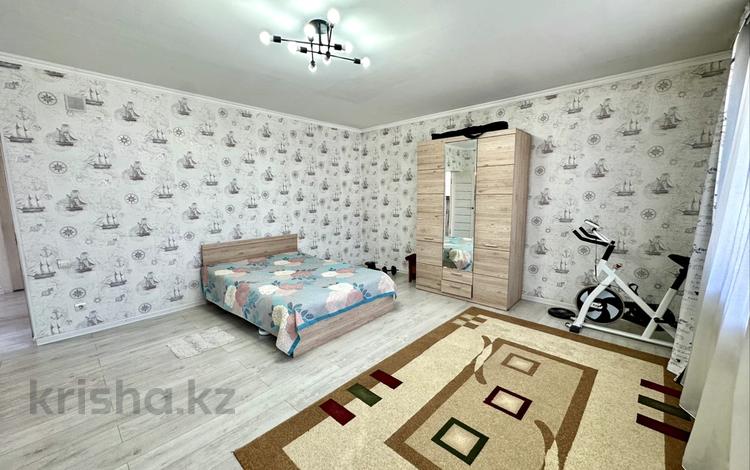 5-комнатная квартира · 170 м² · 2/10 этаж, ул. Кенесары хана 54/24к1 за 85 млн ₸ в Алматы, Наурызбайский р-н — фото 2