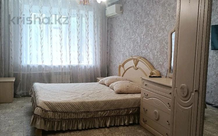 1-комнатная квартира · 50 м² · 2/5 этаж, мкр Северо-Восток, Сергей Тюленина — Абулхаирхана за 2 000 〒 в Уральске — фото 3