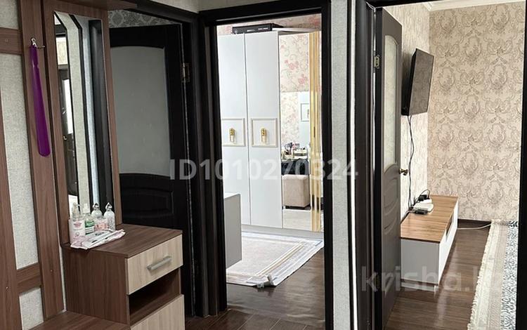 4-комнатная квартира · 80 м² · 5/5 этаж, 16-й микрорайон, 16-й микрорайон 12 — Напротив Север за 25 млн 〒 в Шымкенте, Аль-Фарабийский р-н — фото 2