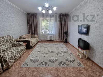 3-комнатная квартира · 94 м² · 1/2 этаж, Рыскулова за 15 млн 〒 в Семее