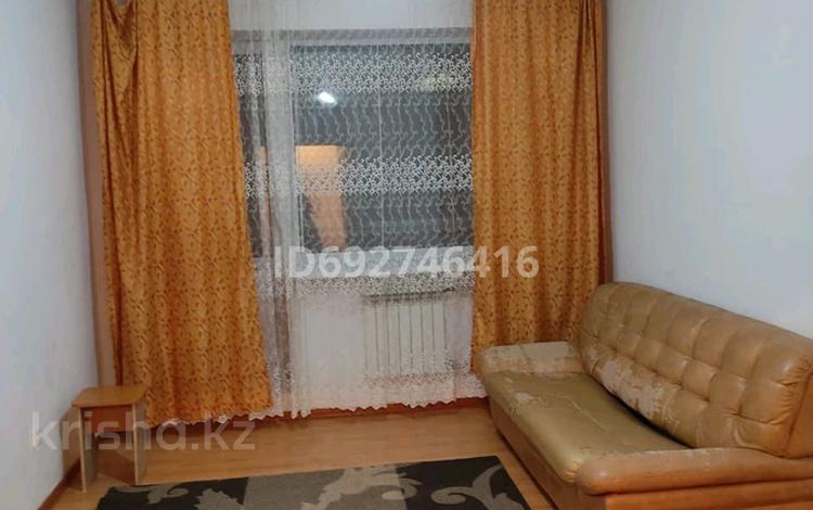 2-бөлмелі пәтер, 57 м², 2/5 қабат ай сайын, Молдагулова 17/5, бағасы: 120 000 〒 в Усть-Каменогорске — фото 2