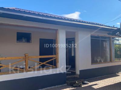 Продажа домов и дачи в Акмолинской обл.: Отдельный дом · 4 комнаты · 80 м² · 15 сот., Тауелсиздик 26 за 35.8 млн 〒 Отдельный дом · 4 комнаты · 80 м² · 15 сот., Тауелсиздик 26 за 35.8 млн 〒 в Кабанбае Батыра