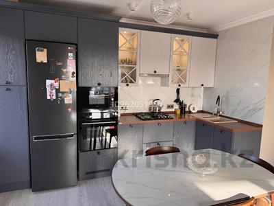 2-бөлмелі пәтер · 71 м² · 4/5 қабат, Проезд Жас Оркен 2Г, бағасы: 32 млн ₸ в Атырау, мкр Жилгородок