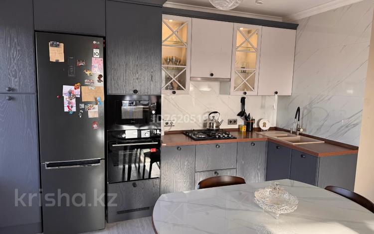2-бөлмелі пәтер · 71 м² · 4/5 қабат, Проезд Жас Оркен 2Г, бағасы: 32 млн ₸ в Атырау, мкр Жилгородок — фото 8