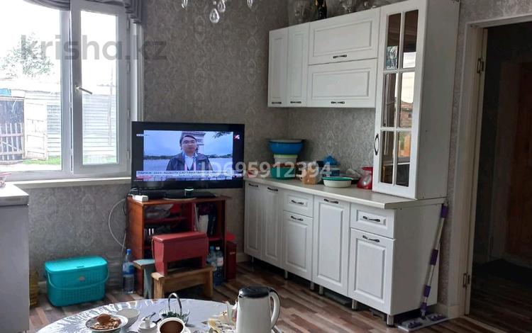 Отдельный дом · 4 комнаты · 120 м² · 150 сот., Тәуелсіздік 8 — Дом находится село Ынталы за 3.5 млн 〒 в Каркаралинске — фото 2
