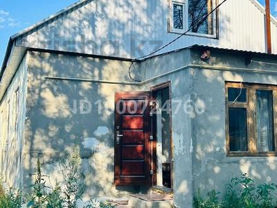 Отдельный дом · 4 комнаты · 96 м² · 6 сот., мкр Омега, Газовик 58А — Белая казарма, кардиологический центр, турбаза светлячок за 12 млн 〒 в Уральске
