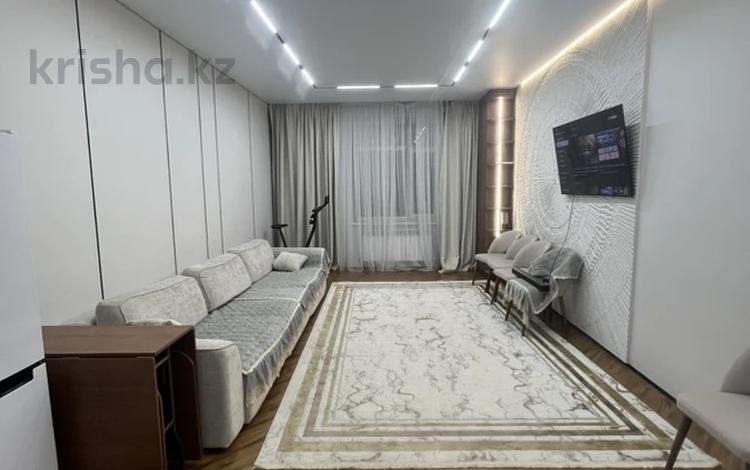 3-комнатная квартира · 92.3 м² · 8/10 этаж, мкр Юго-Восток, мкр Степной 4 23/2 за 55 млн ₸ в Караганде, Казыбек би р-н — фото 2