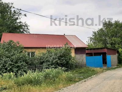 Отдельный дом · 3 комнаты · 56 м² · 10 сот., Әйтеке би 19 — Дом находится возле нового моста. верхний загай. за 7 млн 〒 в Сарканде