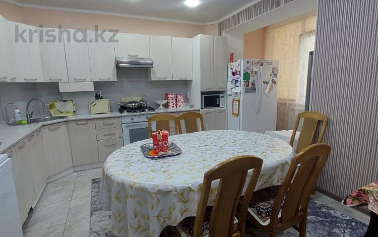 3-комнатная квартира · 110 м² · 3/5 этаж, Новый город, Тауелсиздик за 41 млн ₸ в Актобе — фото 9