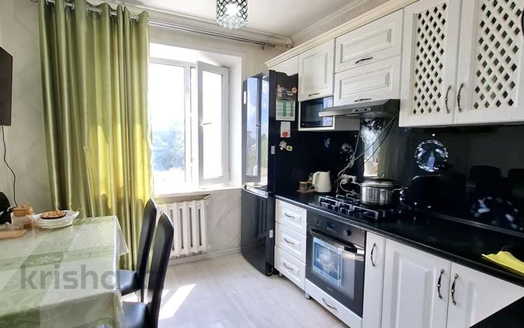 3-комнатная квартира · 64 м² · 4/9 этаж, Майкудук, Майкудук, 19й микрорайон 75 за 19.3 млн ₸ в Караганде, Алихана Бокейханова р-н — фото 2