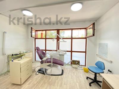 Свободное назначение, офисы, магазины и бутики, склады, общепит, салоны красоты, сельское хозяйство, бани, гостиницы и зоны отдыха, медцентры и аптеки, образование, развлечения · 74 м² за 85 млн 〒 в Алматы, Бостандыкский р-н