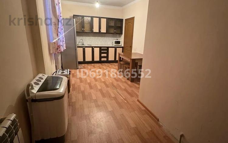 2-комнатная квартира · 60 м² · 2 этаж, АбылайХана 96 за 115 000 〒 в Акколе — фото 2