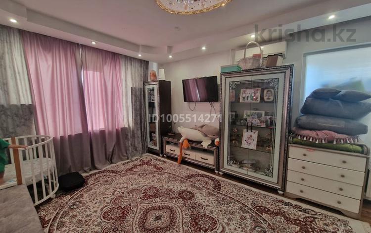 2-бөлмелі пәтер · 76.1 м² · 3/9 қабат, мкр. Алмагуль, Аманшина 72, бағасы: 25 млн ₸ в Атырау — фото 2