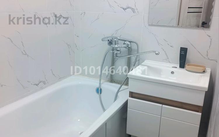 3-комнатная квартира · 70 м² · 5/5 этаж, мкр Тастак-1 — Между Толе би и Ташкентской за 380 000 ₸ в Алматы, Ауэзовский р-н — фото 2