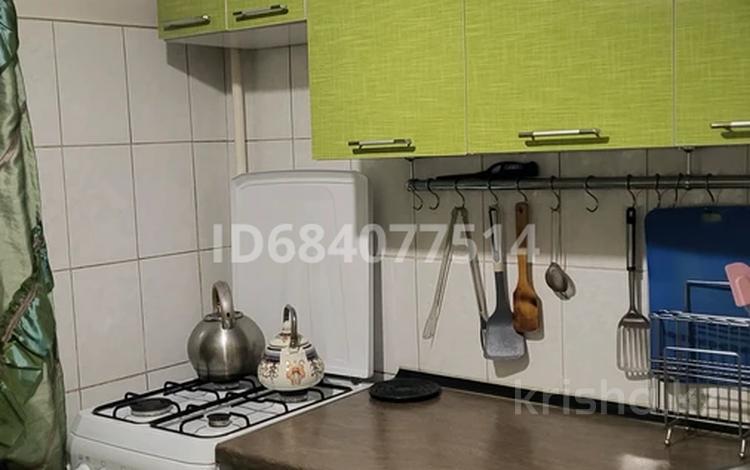 3-комнатная квартира, 58 м², 2/5 этаж помесячно, мкр Айнабулак-3 123