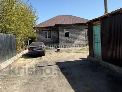 Продажа домов и дачи в Абай обл.: Отдельный дом · 4 комнаты · 180 м² · 10 сот., Чкалова 13 — Мичурина за 30 млн 〒 Отдельный дом · 4 комнаты · 180 м² · 10 сот., Чкалова 13 — Мичурина за 30 млн 〒 в Семее, мкр Красный Кордон