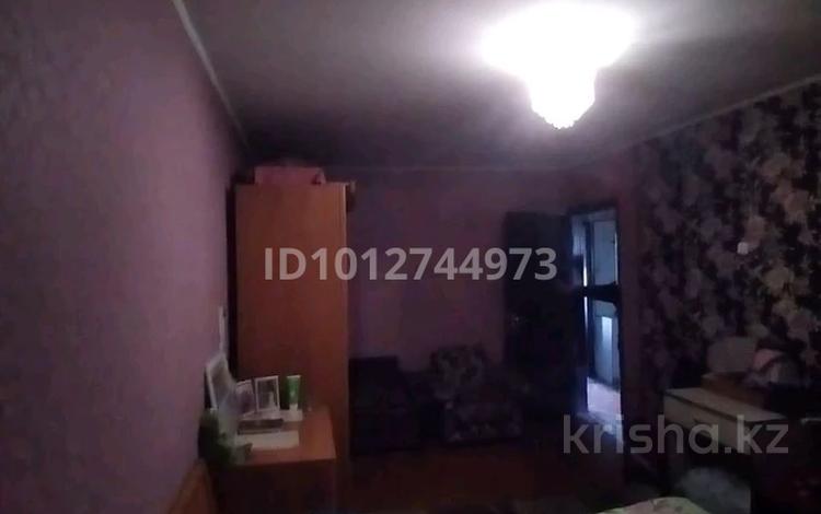 3-комнатная квартира · 61 м² · 4/5 этаж, Майкудук, Майкудук, 18й микрорайон 21 за 25 млн ₸ в Караганде, Алихана Бокейханова р-н — фото 2