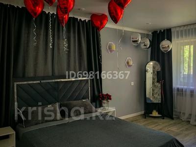 1-бөлмелі пәтер · 32 м² · 4/4 қабат, Назарбаева 232 — Площадь Маншук Маметовой, бағасы: 13 000 ₸ в Уральске, мкр Школьник