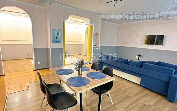 3-комнатная квартира · 180 м² · 10/17 этаж, мкр Самал-3, Аль-Фараби 25 — Мендикулова за 35 000 ₸ в Алматы, Медеуский р-н — фото 9
