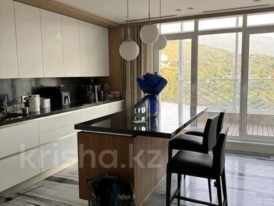 5-комнатная квартира · 303.9 м² · 10/10 этаж, Кабанбай Батыра 15 за 300 млн 〒 в Алматы, Медеуский р-н