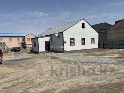 Отдельный дом · 6 комнат · 110 м² · 10 сот., Ізтілеуов көшесі 100 — Аудандық емхана жаныңда за 7.5 млн ₸ в Жалагаш