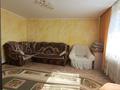 2-комнатная квартира · 40 м² · 4/9 этаж, мкр Юго-Восток, Дюсембекова 3 за 13 000 ₸ в Караганде, Казыбек би р-н — фото 3