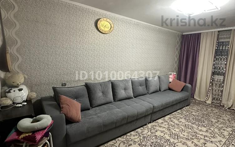 2-комнатная квартира · 45 м² · 2/5 этаж, Майкудук, 16й микрорайон 47 — Рядом находится супермаркет южный, садик, школа спортивный комплекс за 12 млн ₸ в Караганде, Алихана Бокейханова р-н — фото 2