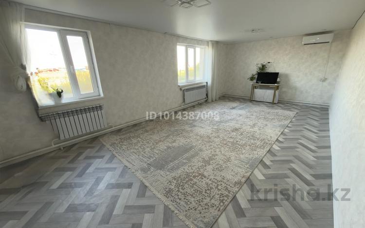 Отдельный дом · 4 комнаты · 100 м² · 10 сот., мкр. Зачаганск пгт — Сарытау за 30 млн ₸ в Уральске — фото 2
