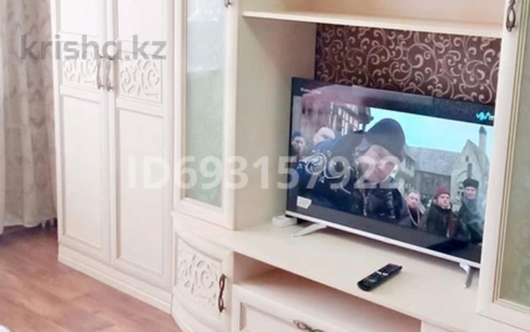 1-комнатная квартира · 37 м² · 4/5 этаж, Майкудук, Майкудук, 12й микрорайон 1 — Горняк за 8 000 ₸ в Караганде, Алихана Бокейханова р-н — фото 2