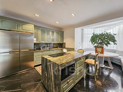 Отдельный дом · 6 комнат · 540 м², Достык 533 — КГ Алем закрытый городок за 3.5 млн 〒 в Алматы, Медеуский р-н