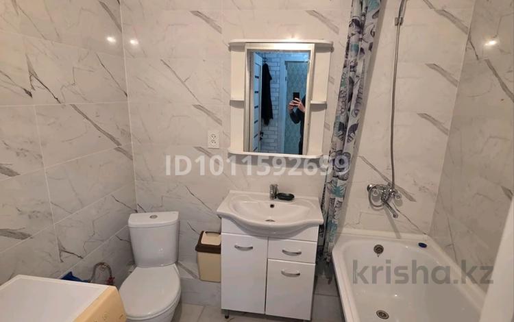 1-комнатная квартира · 40 м² · 4/12 этаж, 12-й мкр 37 — Рядом с супермаркетом Анвар за 130 000 ₸ в Актау — фото 2