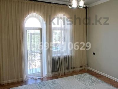 2-комнатная квартира · 50 м² · 3/3 этаж, проспект Толе би — Центральная площадь за 250 000 ₸ в Таразе