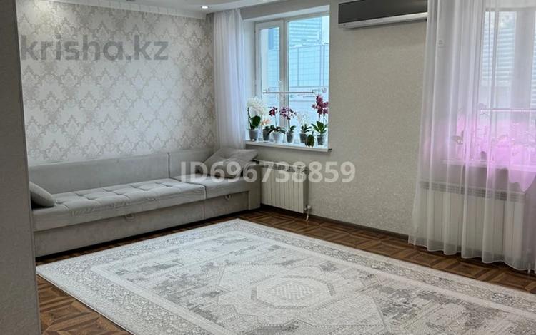 3-комнатная квартира · 90 м² · 6/9 этаж, Достык 12 за 53 млн 〒 в Астане, Есильский р-н — фото 2