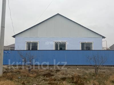Отдельный дом · 4 комнаты · 176 м² · 10 сот., мкр Жулдыз-2, Басыгариев 44 — 48 мектеп маңында за 33 млн ₸ в Атырау