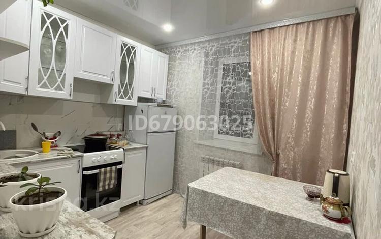 2-бөлмелі пәтер · 56 м² · 10/11 қабат, 15 микрарайон — Ауезова, бағасы: 33 млн ₸ в Семее — фото 2