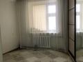3-комнатная квартира · 72 м² · 5/9 этаж, мкр 4 2 за 25 млн 〒 в Уральске — фото 9